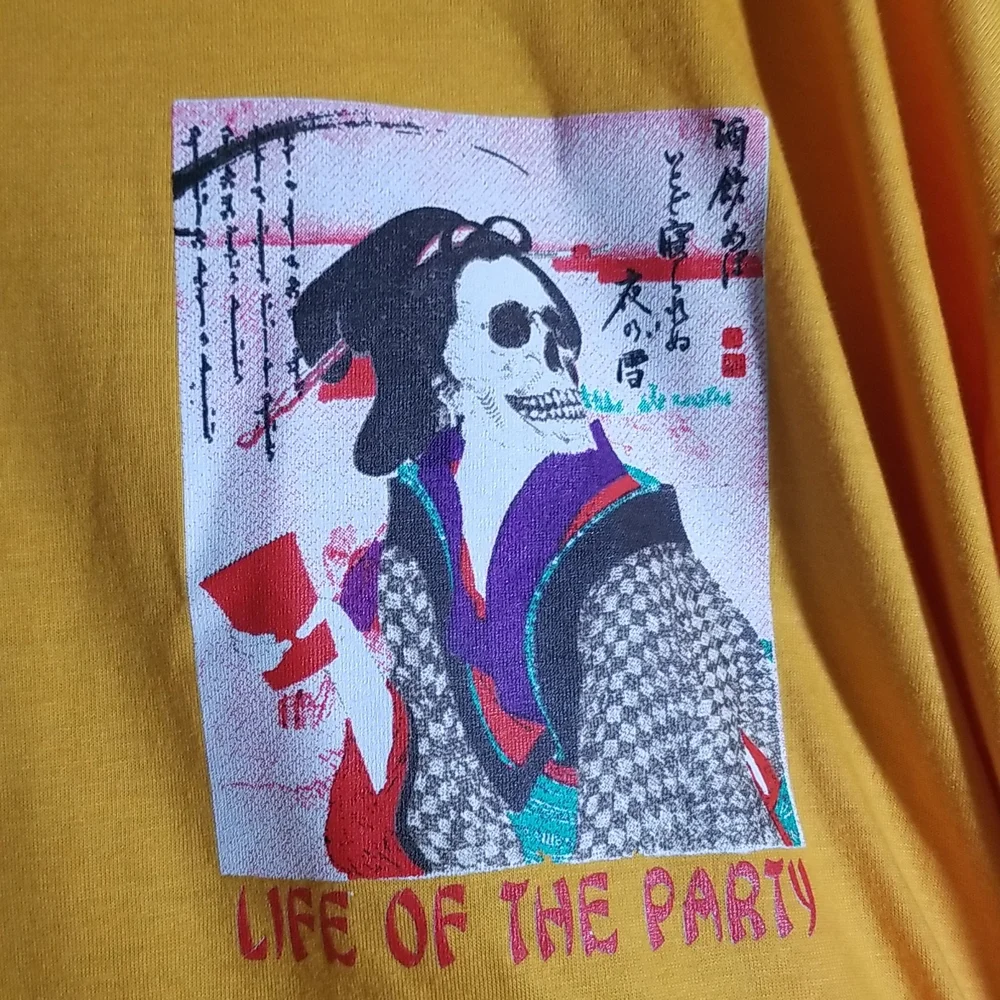 New 2X Graphic tee - Picture 7 of 8